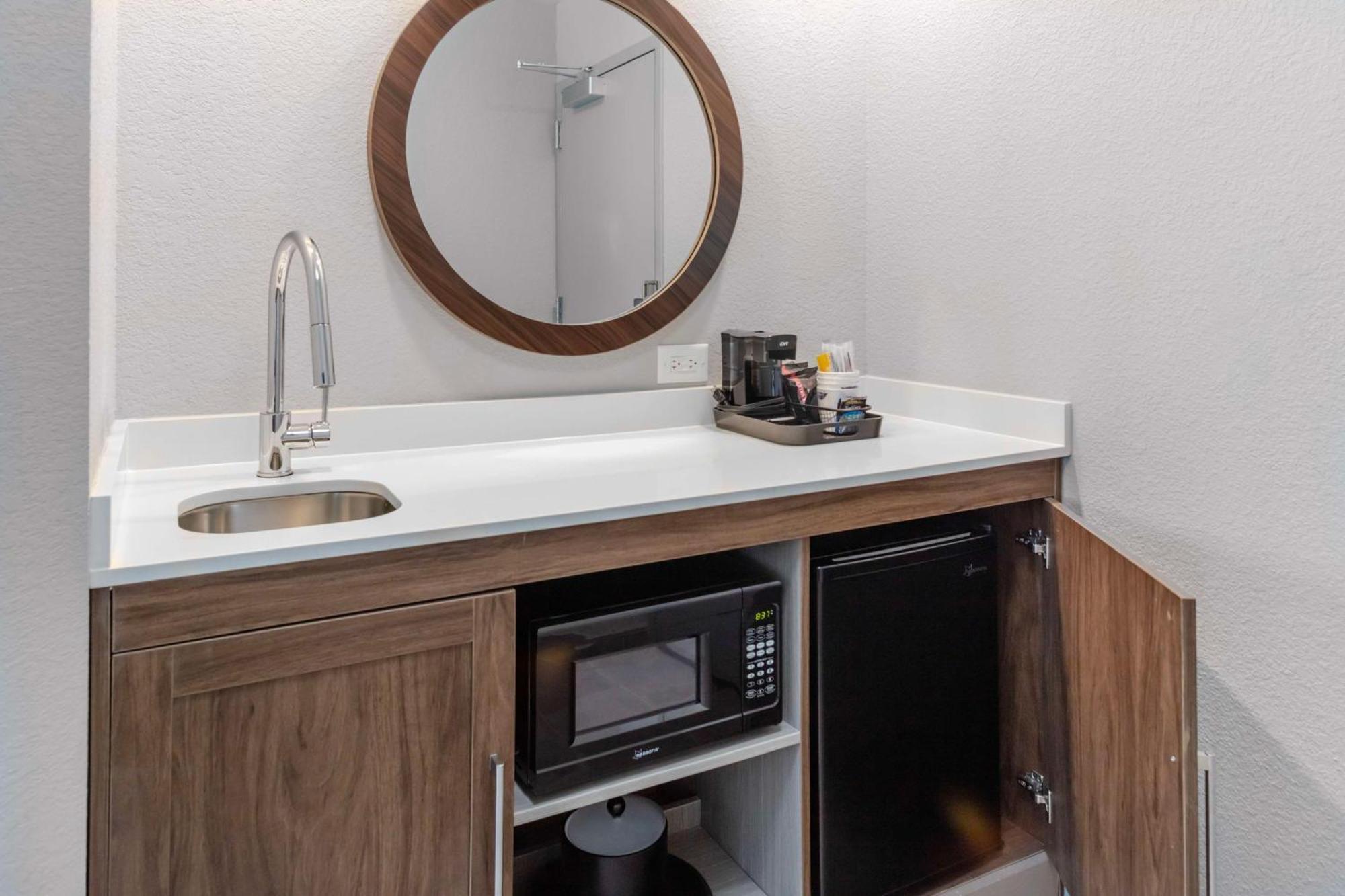 Hampton Inn & Suites Indianapolis West Speedway Exteriör bild